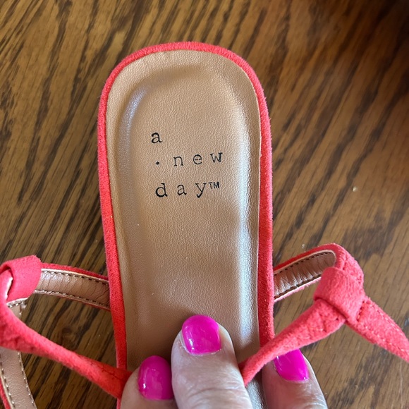A new day orange sandal 8 women’s - Picture 4 of 5